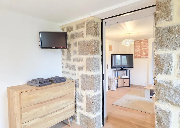 Апартаменты Aux Berges Du Mont - Parking, 10 Min Mont-saint-michel & Jardin Понторсон